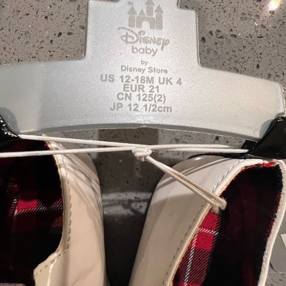 Disney Minnie Mouse Baby Shoes - Picture 2 of 3